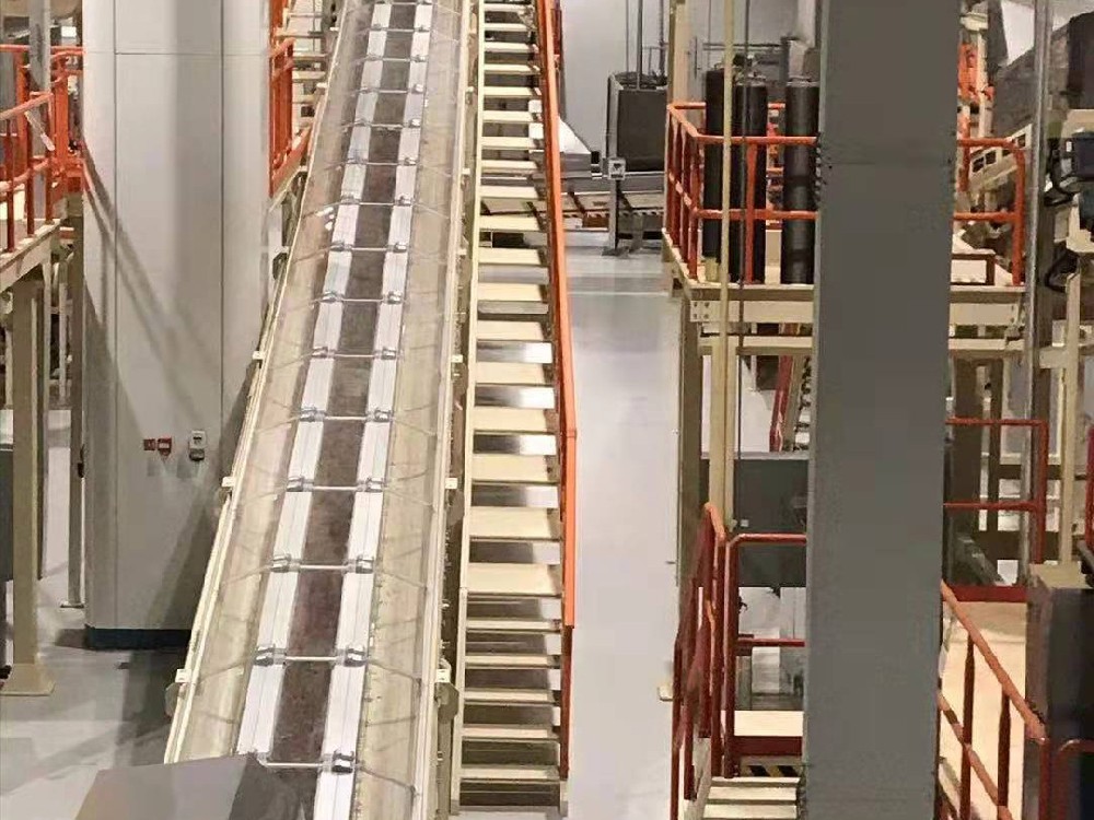 廣西柳州卷煙廠制絲車(chē)間皮帶機(jī)防護(hù)罩